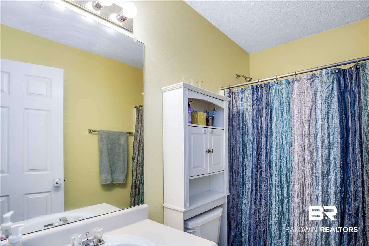 11178 Chablis Lane Daphne, AL 36526 - Photo 25 of 32 Guest Bathroom