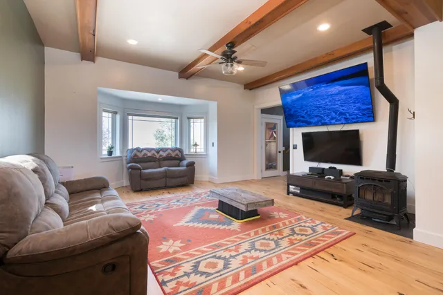 $815,000 | 1095 Highway 20, Fairfield, ID 83327