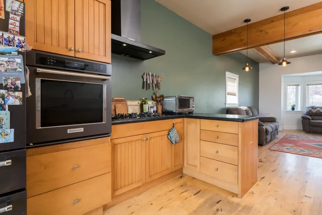 $815,000 | 1095 Highway 20, Fairfield, ID 83327