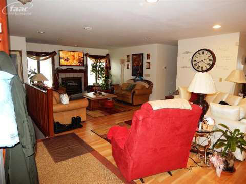 1136 Heatherwoode Road Flint, MI 48532 - Photo 7 of 19 20398637-6.JPG