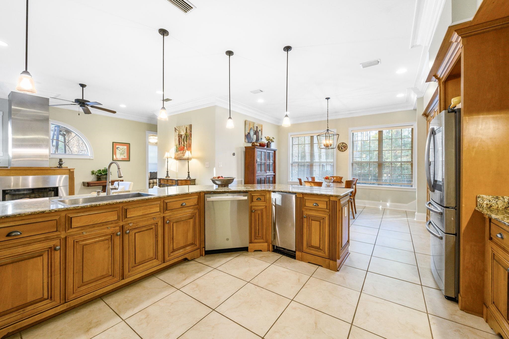 7093 Rushing Water Court Daphne, AL 36527 - Photo 21 of 50 Kitchen
