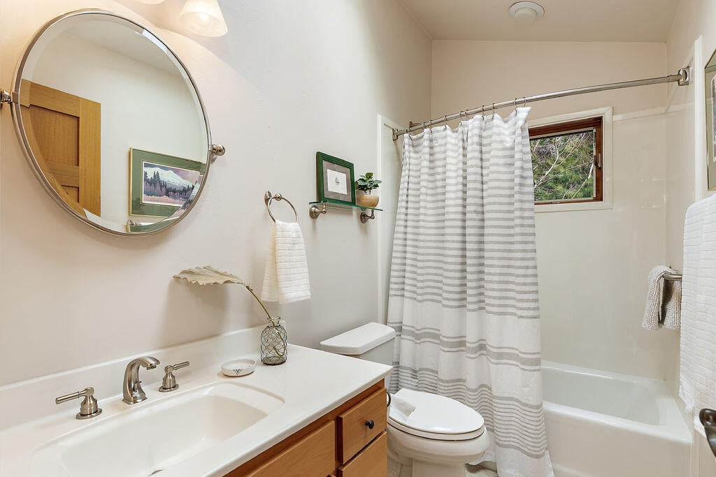 3828 Upper Applegate Road Jacksonville, OR 97530 - Photo 47 of 69 UA(57)
