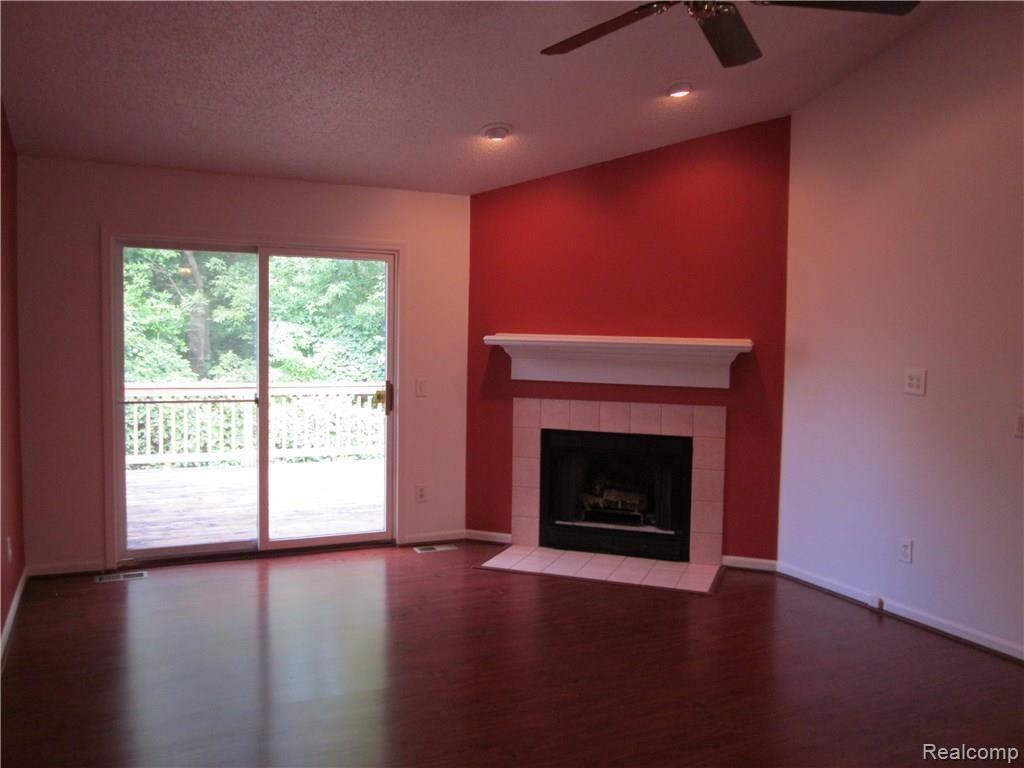 21600 River Ridge Farmington, MI 48335 - Photo 2 of 29
