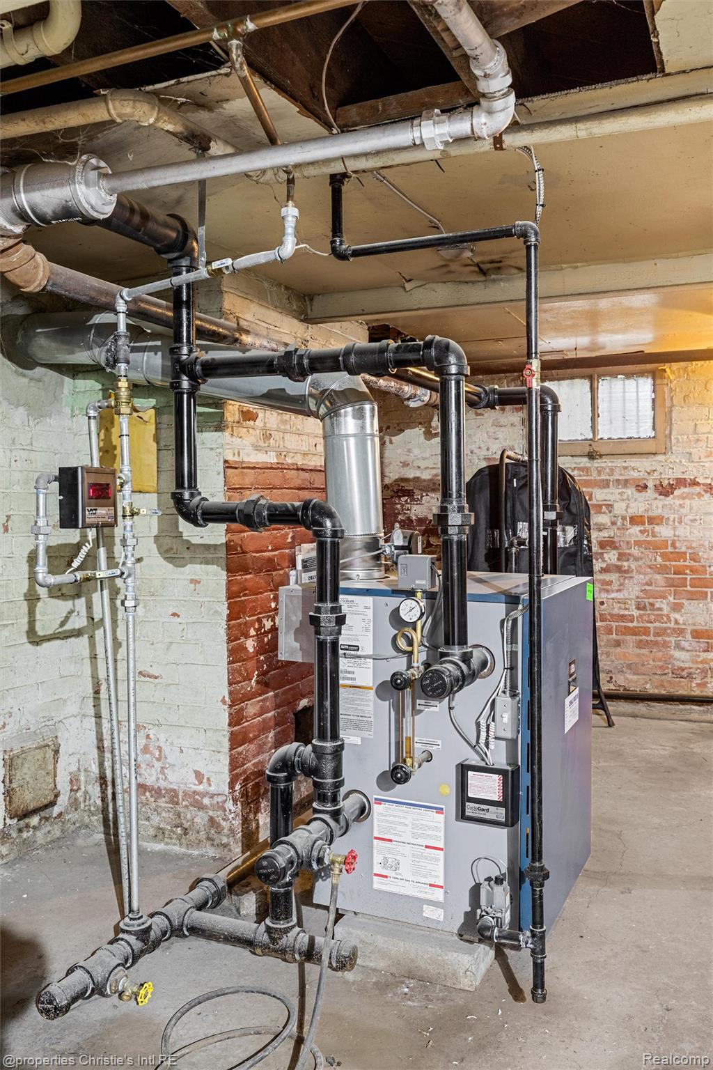 36 Longfellow Street Detroit, MI 48202 - Photo 65 of 81 Utility room with a heating unit