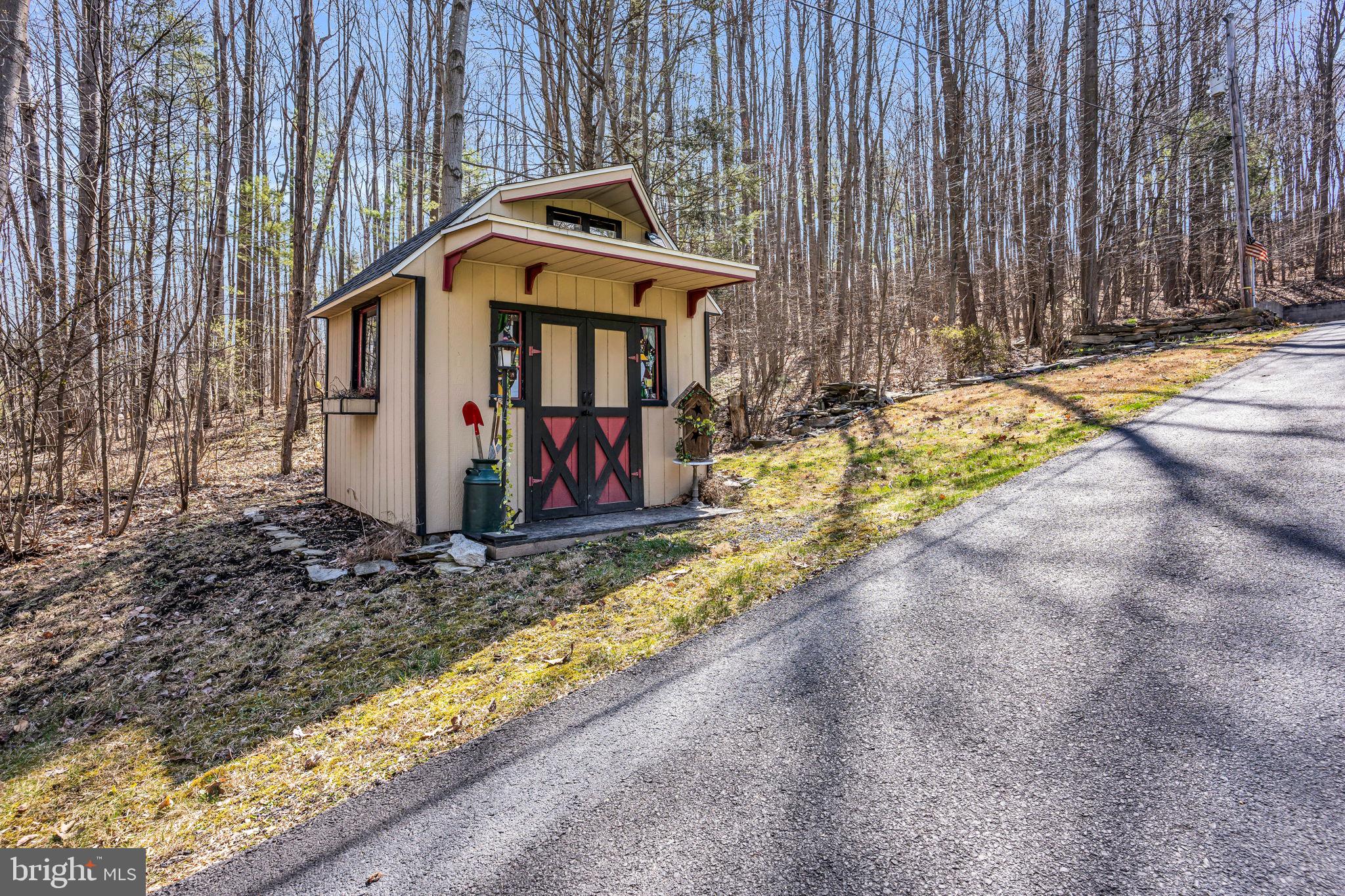 584 Peak View Road York Springs, PA 17372 - Photo 4 of 42