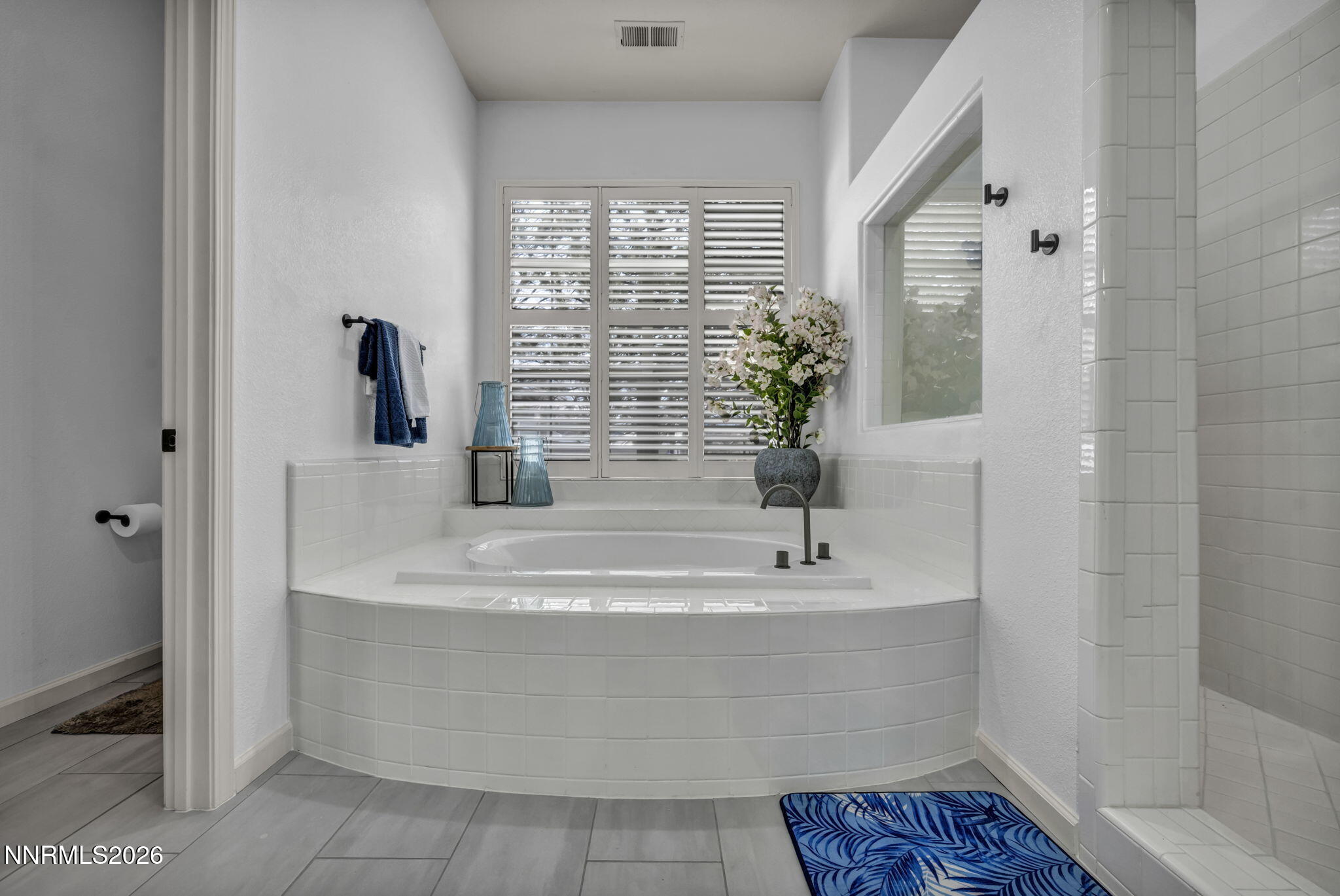 9626 Shadowstone Way Reno, NV 89521 - Photo 15 of 36 Prmary Bath 2