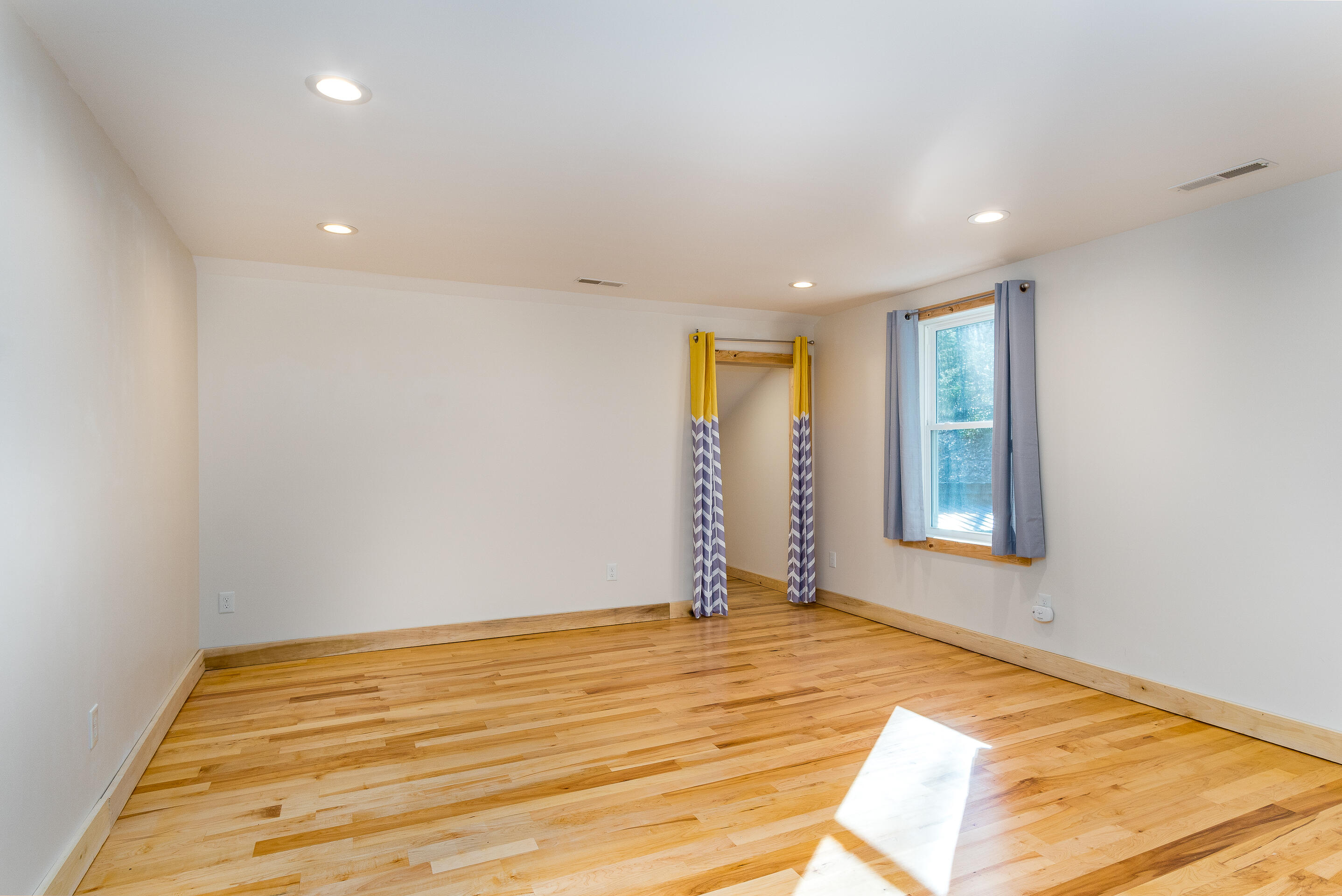 150 Knight Road Flag Pond, TN 37657 - Photo 65 of 76 interior-23