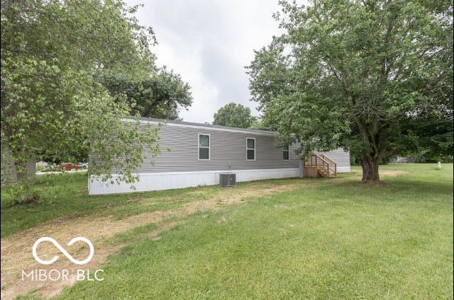 359 Gentlemen Place Cloverdale, IN 46120 - Photo 3 of 21
