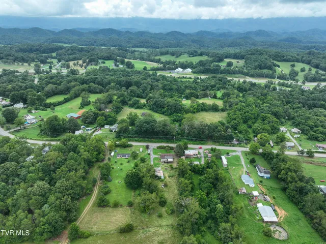 $184,900 | 1403 Bristol Caverns Highway, Bristol, TN 37620