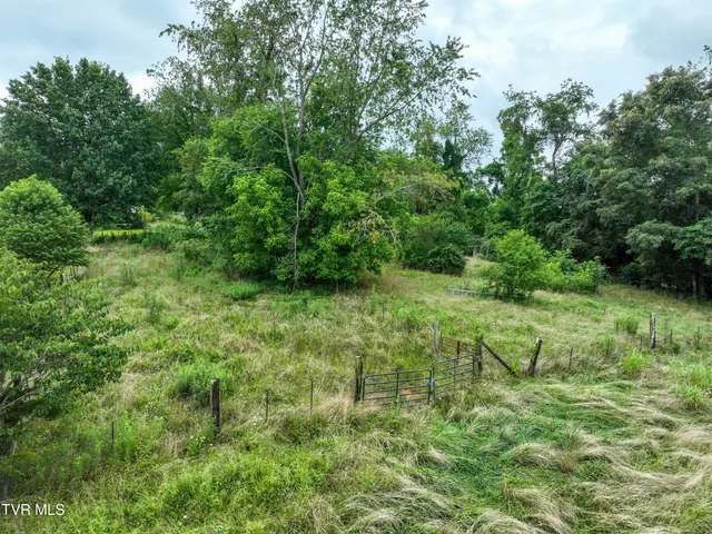 $184,900 | 1403 Bristol Caverns Highway, Bristol, TN 37620