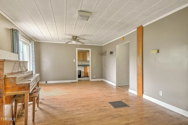 $184,900 | 1403 Bristol Caverns Highway, Bristol, TN 37620