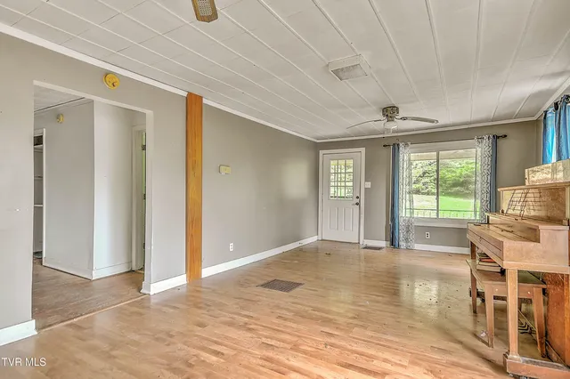 $184,900 | 1403 Bristol Caverns Highway, Bristol, TN 37620