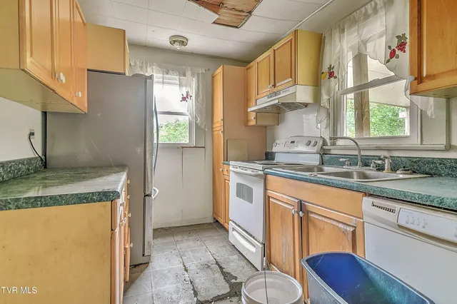 $184,900 | 1403 Bristol Caverns Highway, Bristol, TN 37620