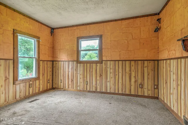 $184,900 | 1403 Bristol Caverns Highway, Bristol, TN 37620