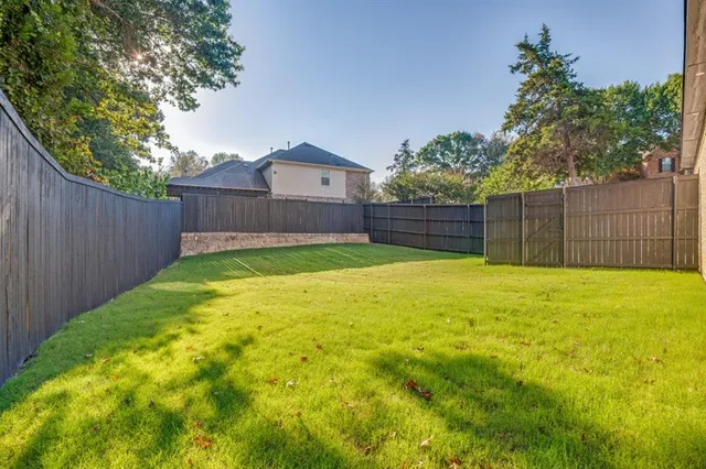 $575,000 | 1700 Carriage Creek Drive, DeSoto, TX 75115