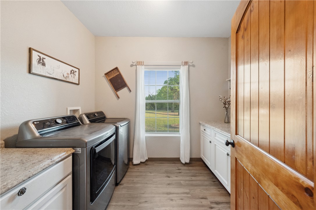 740 Bridget Avenue Buffalo, TX 75831 - Photo 24 of 42 a kitchen that has a sink and a stove