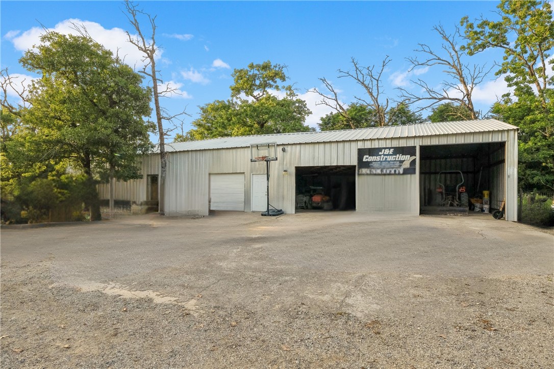 740 Bridget Avenue Buffalo, TX 75831 - Photo 30 of 42 a house with a outdoor space