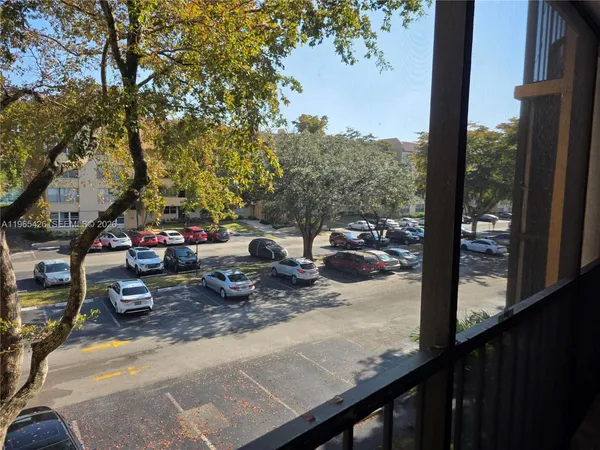 $2,050 | 3771 Environ Boulevard, Unit 348, Lauderhill, FL 33319