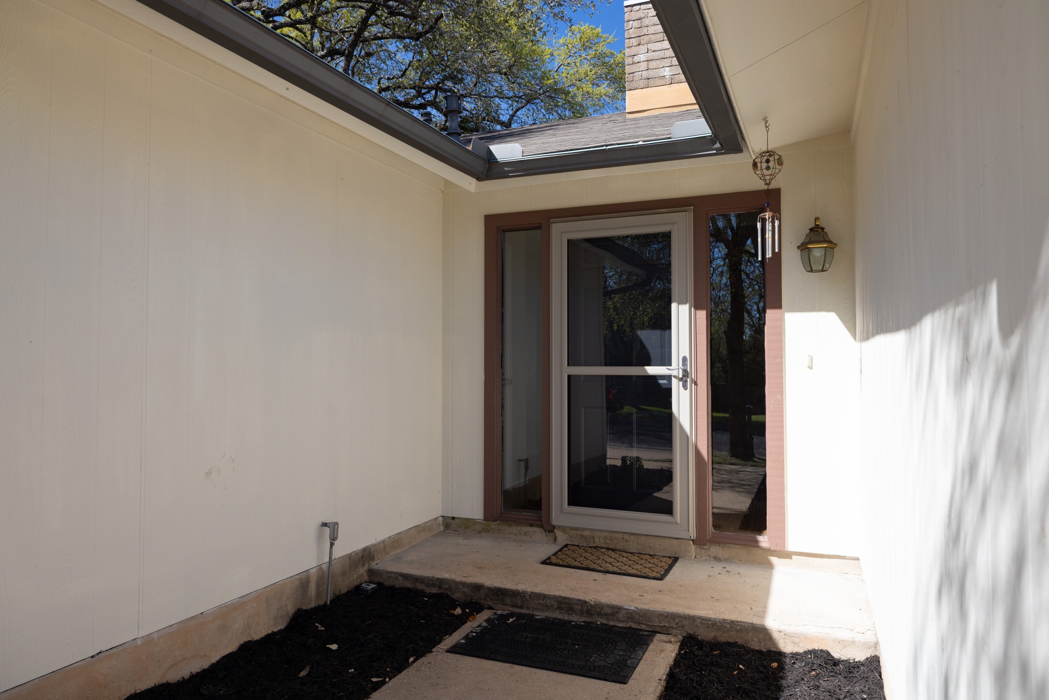 1101 Huntridge Drive Austin, TX 78758 - Photo 7 of 30 Property entrance