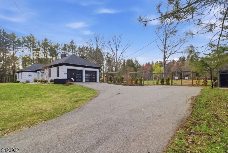 148 Lambertville Hopewell Road Hopewell, NJ 08525 - Photo 4 of 50