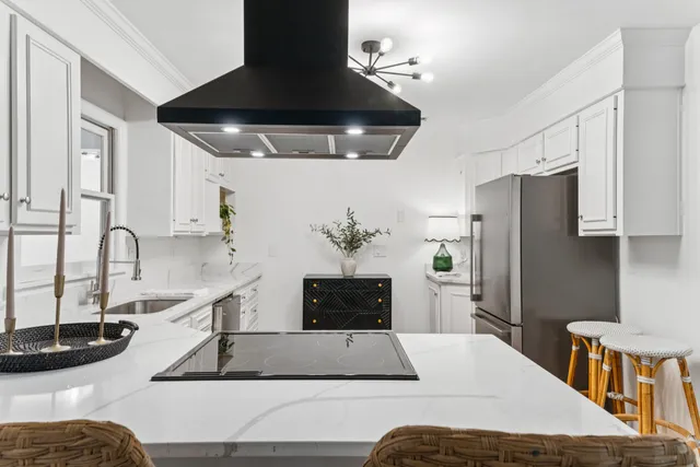 $595,000 | 708 North Magnolia Street, Summerville, SC 29483