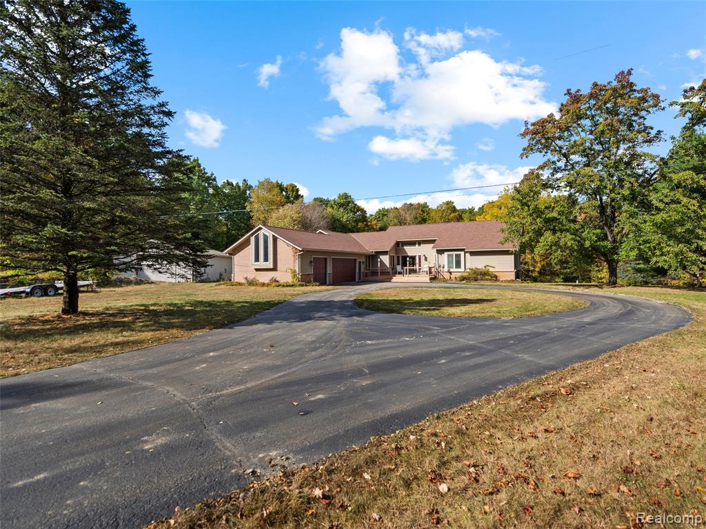 7286 Pine Knob Road Clarkston, MI 48348 - Photo 4 of 71