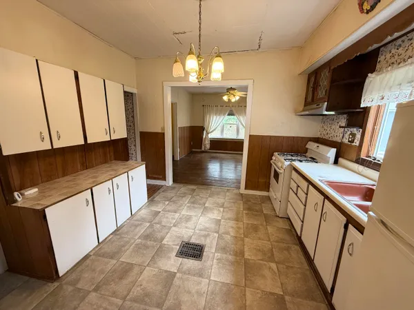 $149,900 | 1902 West Ogilvie Avenue, Baldwin, MI 49304