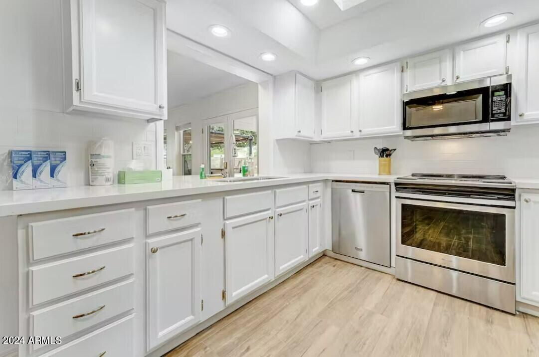 4258 East Decatur Street Mesa, AZ 85205 - Photo 5 of 24 kitchen