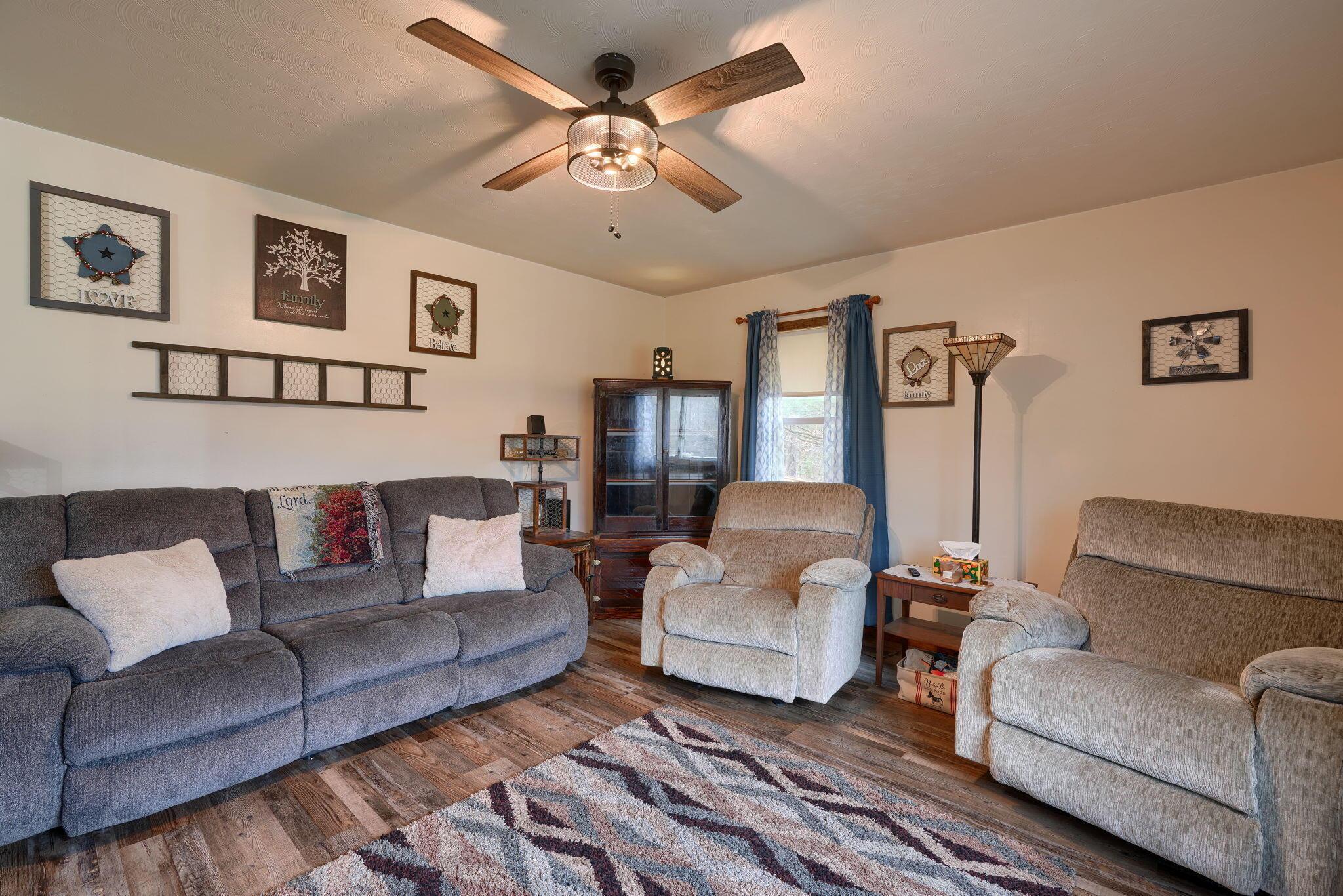 448 Jackson Furnace Road Oak Hill, OH 45656 - Photo 24 of 33 24. Living Room