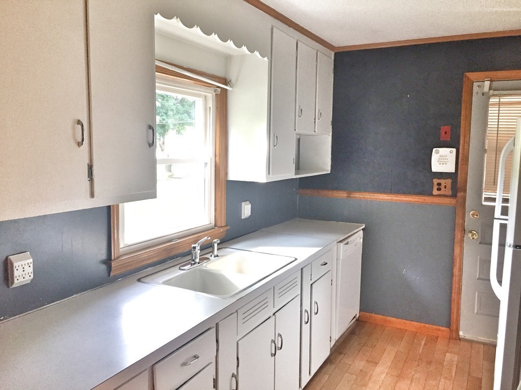 26 Talbot Road Springfield, MA 01119 - Photo 8 of 23