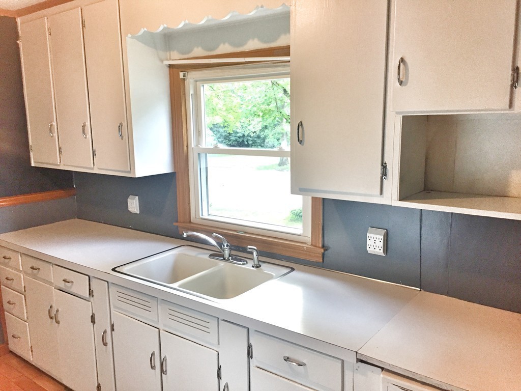 26 Talbot Road Springfield, MA 01119 - Photo 9 of 23