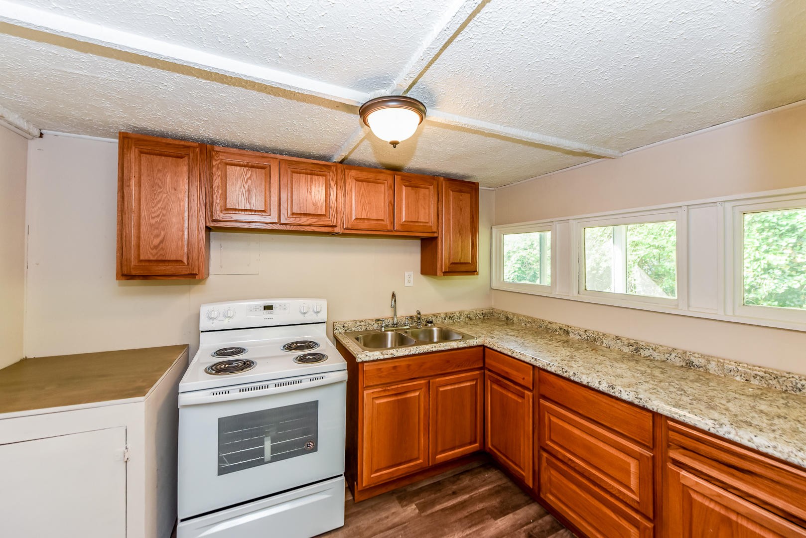2143 Louisville Road Alcoa, TN 37701 - Photo 14 of 18 Gallery Image 14