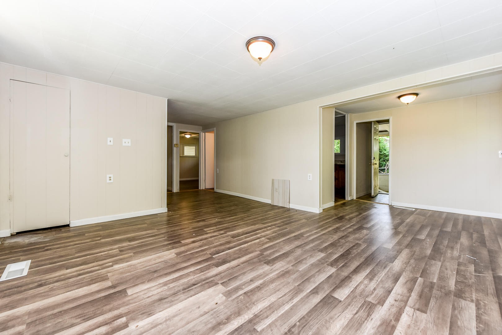 2143 Louisville Road Alcoa, TN 37701 - Photo 4 of 18 Gallery Image 4