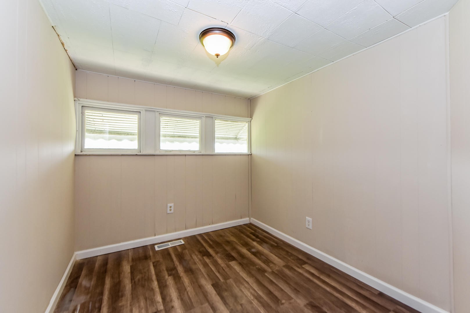 2143 Louisville Road Alcoa, TN 37701 - Photo 5 of 18 Gallery Image 5