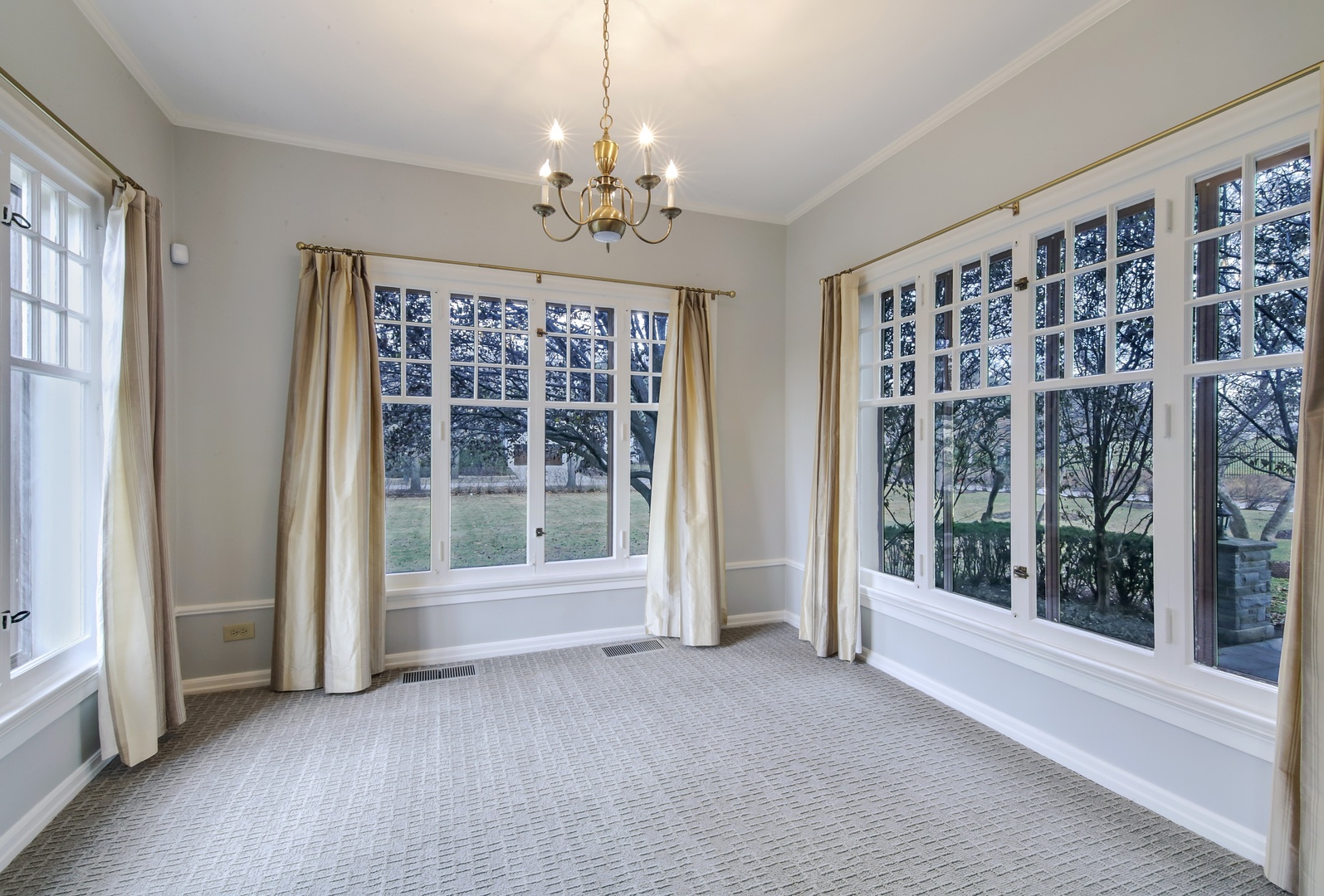 2437 Sheridan Road Evanston, IL 60201 - Photo 11 of 31