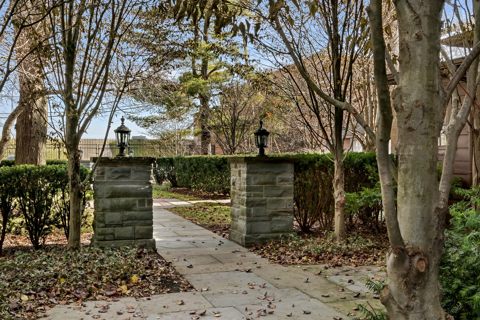 2437 Sheridan Road Evanston, IL 60201 - Photo 24 of 31