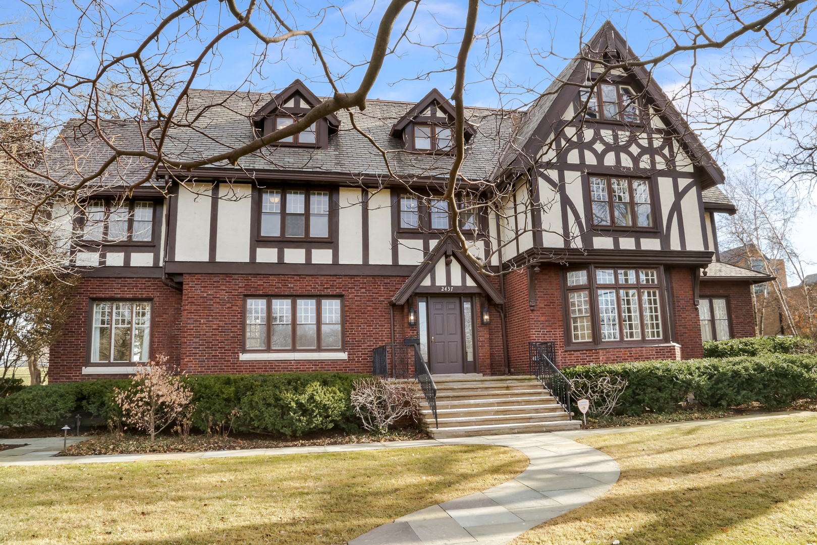 2437 Sheridan Road Evanston, IL 60201 - Photo 26 of 31