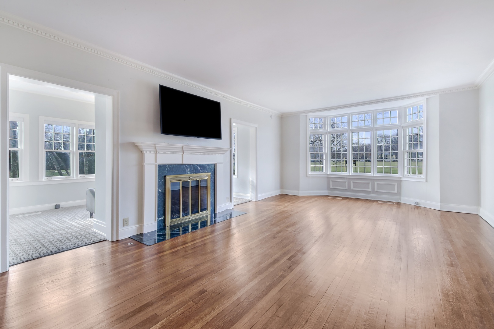 2437 Sheridan Road Evanston, IL 60201 - Photo 4 of 31