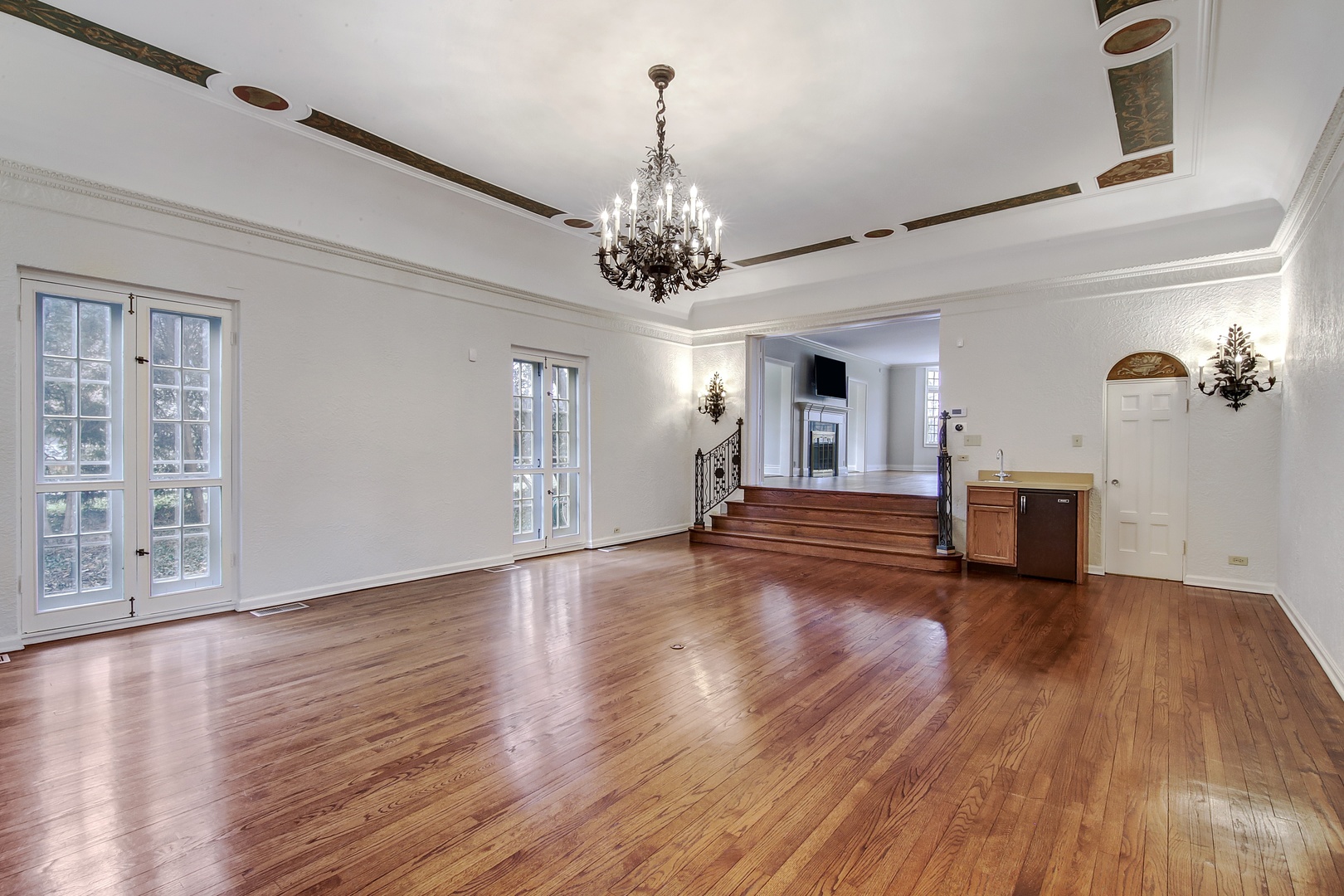 2437 Sheridan Road Evanston, IL 60201 - Photo 9 of 31