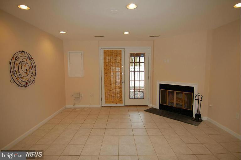 11906 Fieldthorn Court Reston, VA 20194 - Photo 13 of 21 Basemet