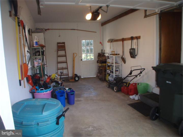 211 Cheltenham Road Newark, DE 19711 - Photo 15 of 20 Garage