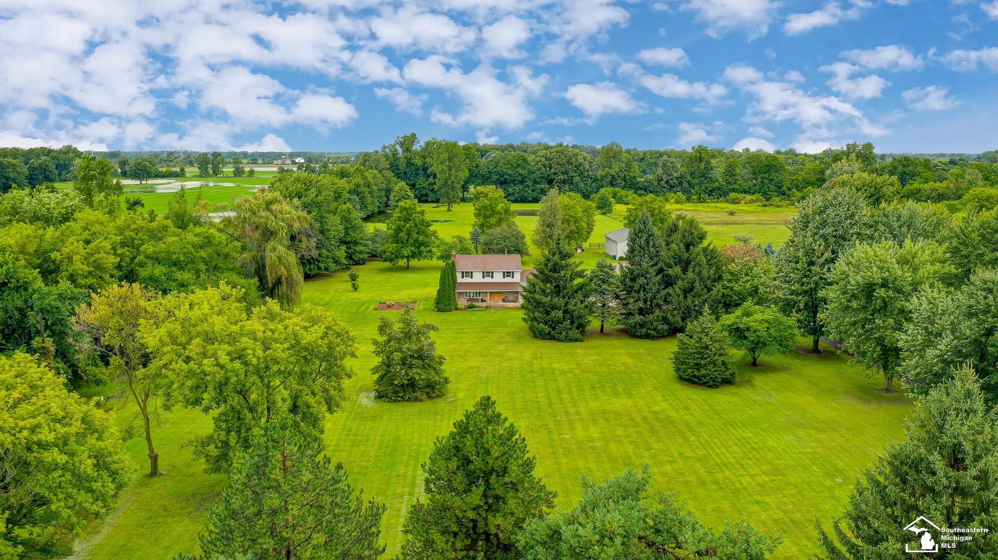 49774 Willis Road Belleville, MI 48111 - Photo 5 of 53 50120134-4.JPG