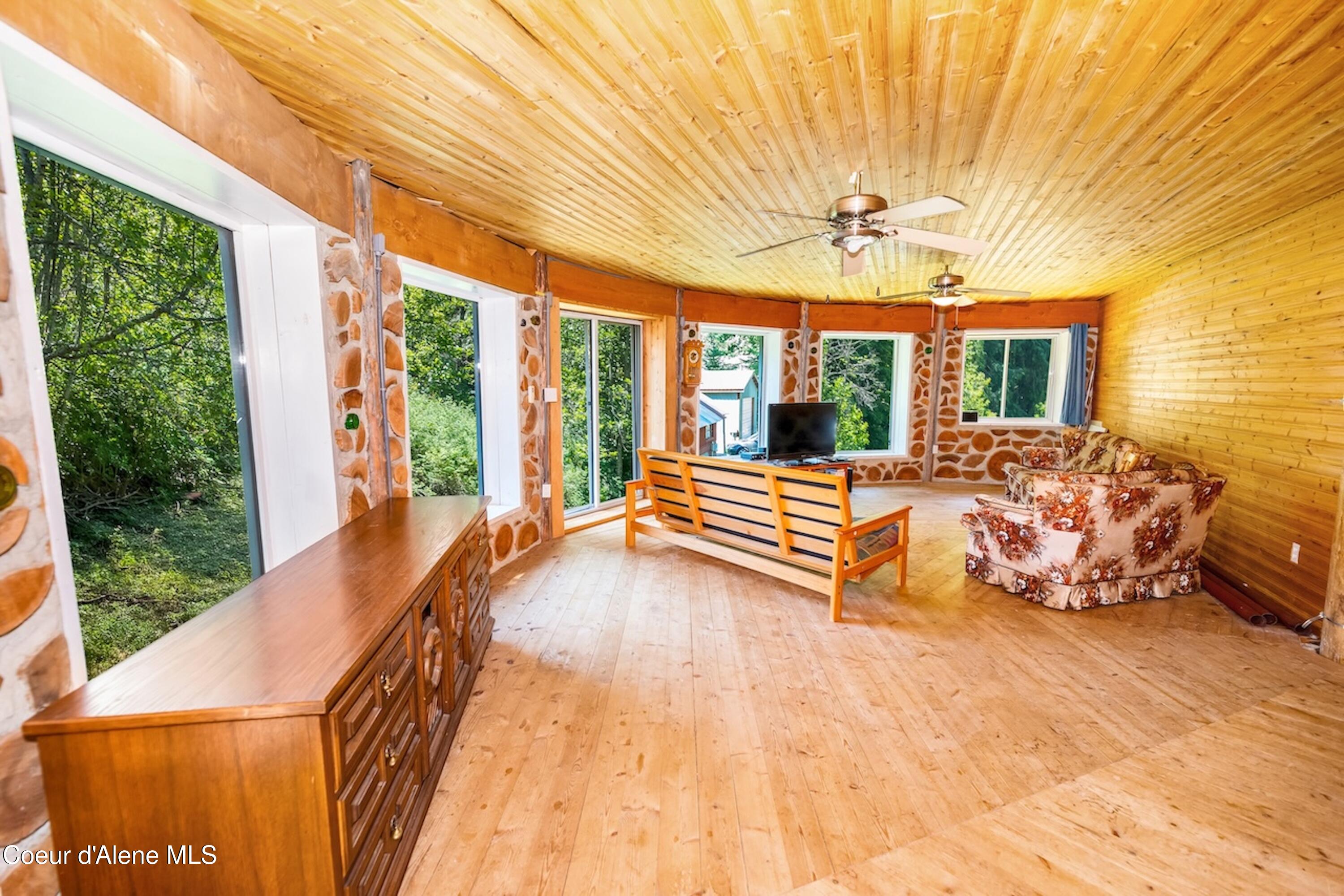 316 Granite Creek Road Nordman, ID 83848 - Photo 11 of 43 Upstairs living room
