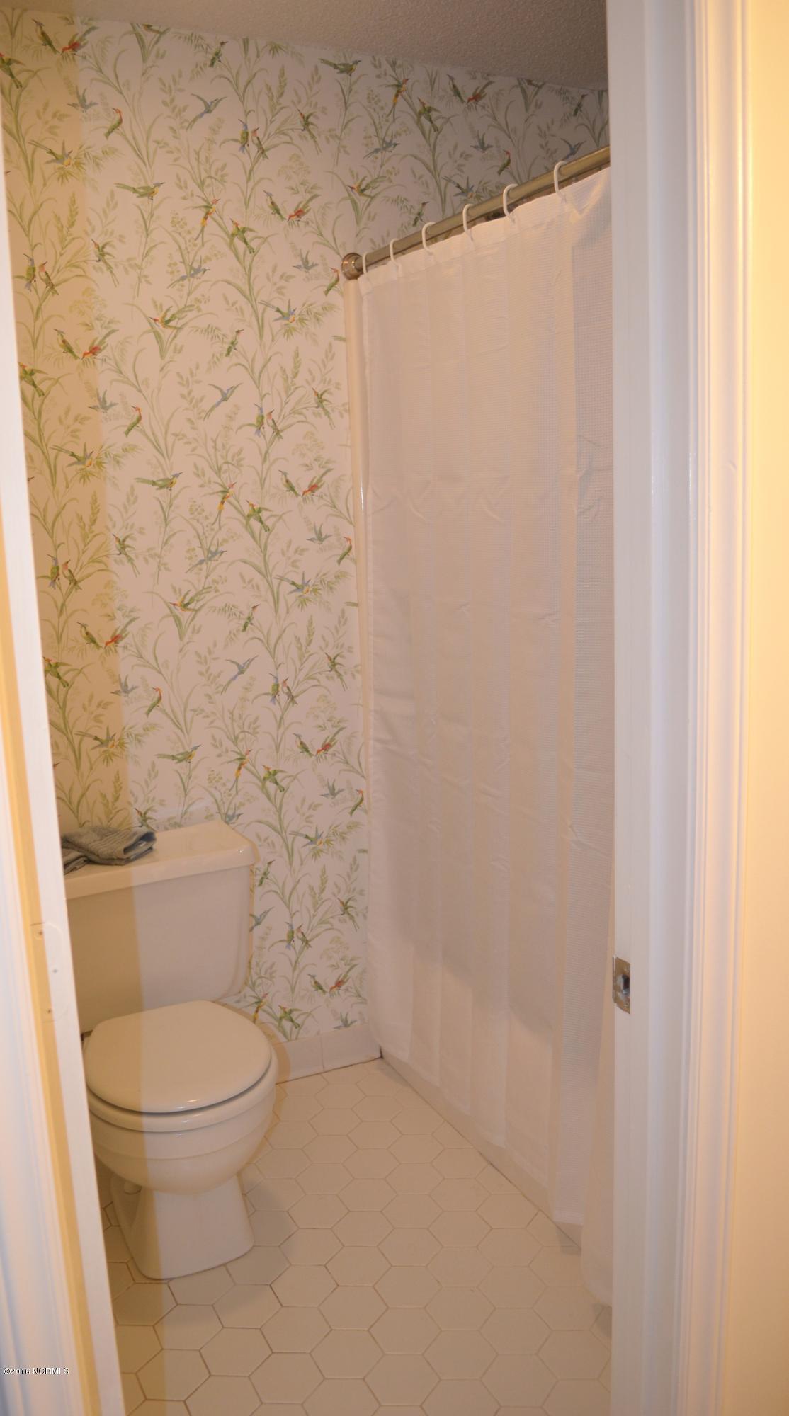 1968 Quail Ridge Road, Unit C Greenville, NC 27858 - Photo 14 of 32 14 Master Shower