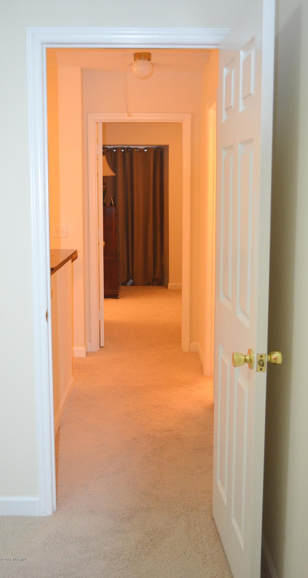 1968 Quail Ridge Road, Unit C Greenville, NC 27858 - Photo 16 of 32 16 Upstairs Hall
