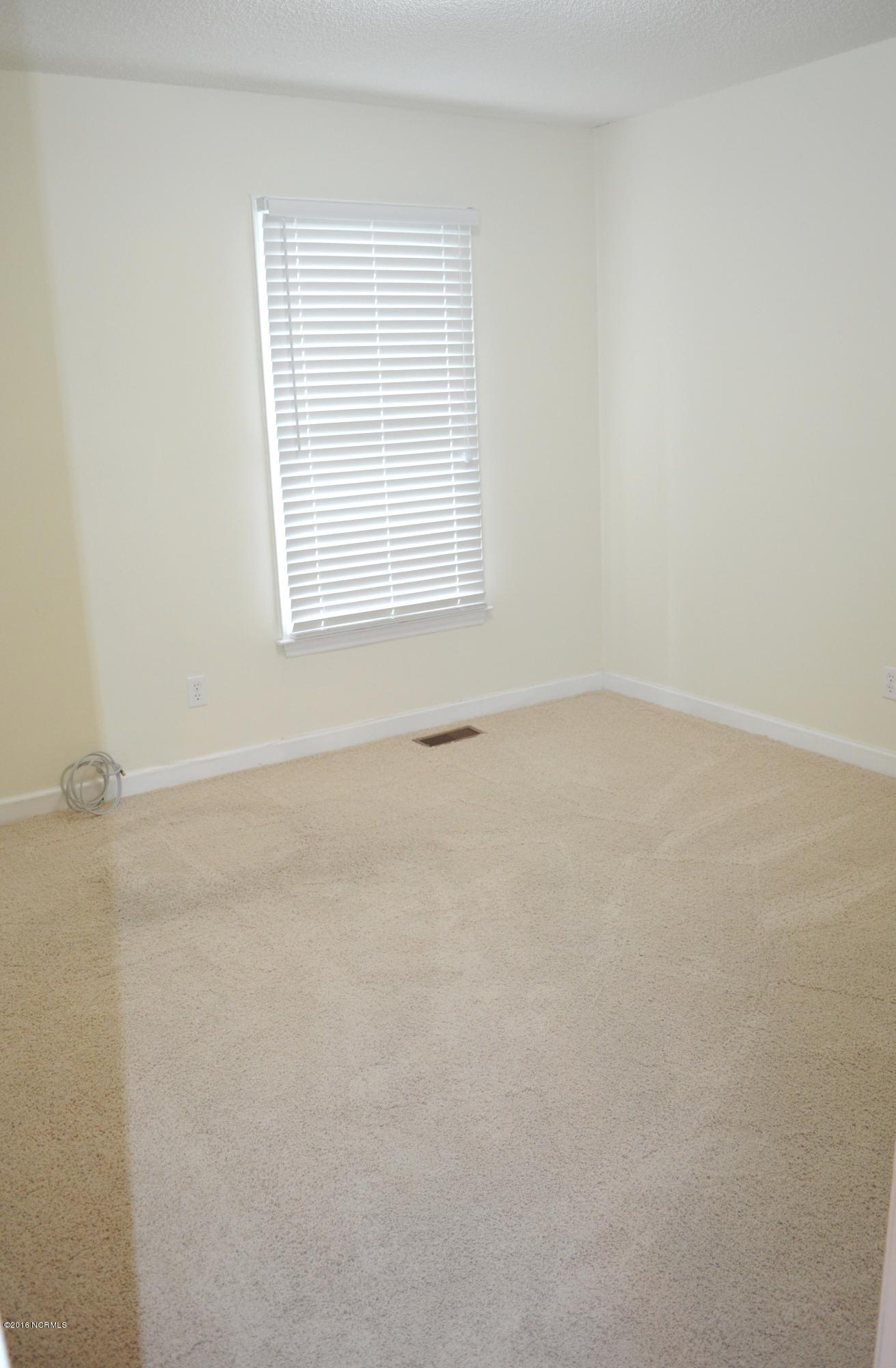1968 Quail Ridge Road, Unit C Greenville, NC 27858 - Photo 18 of 32 18 3rd br