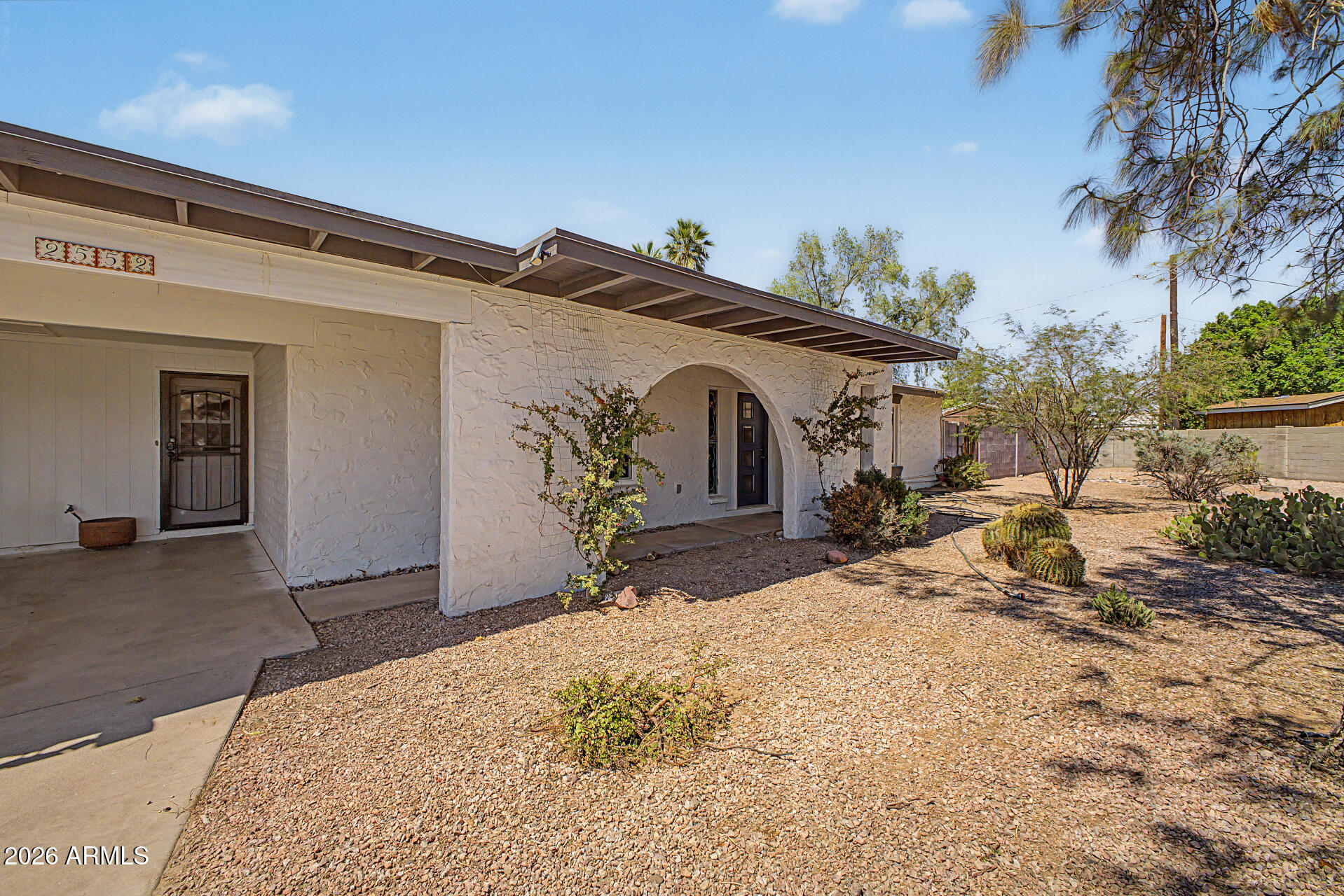 2552 East Brown Road Mesa, AZ 85213 - Photo 2 of 38 4 - Brown