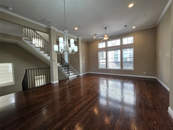 $2,999 | 6121 Stillman Street, Houston, TX 77007