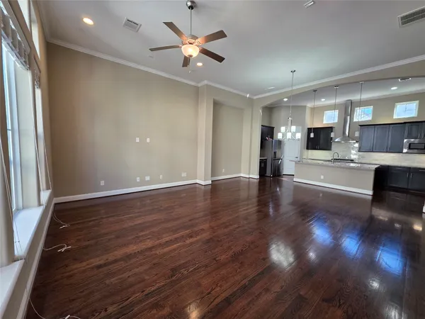 $2,999 | 6121 Stillman Street, Houston, TX 77007