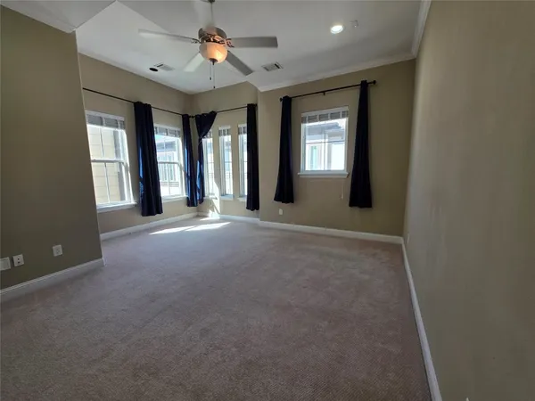 $2,999 | 6121 Stillman Street, Houston, TX 77007
